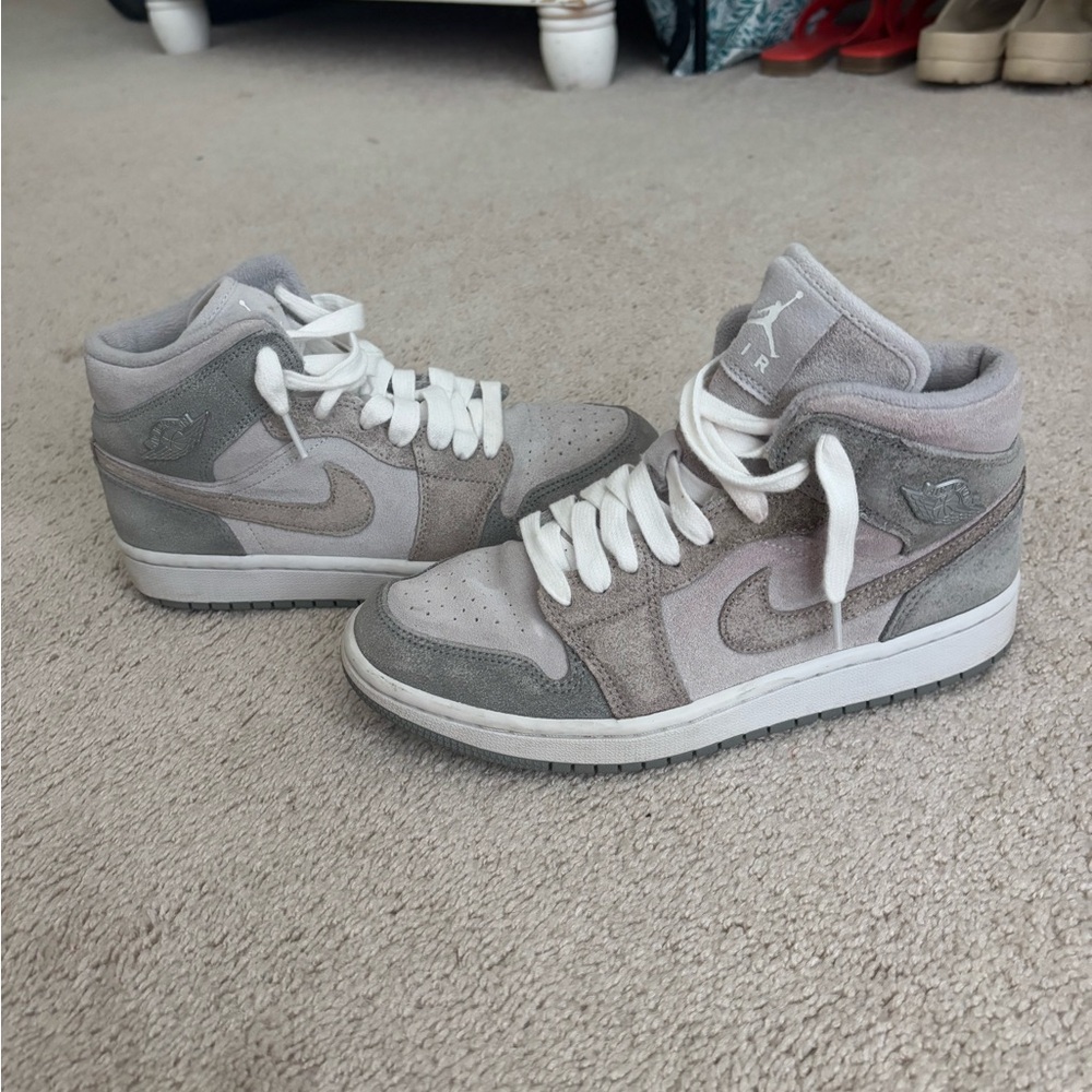 Nike Women's Athletic Shoes - Gray and White